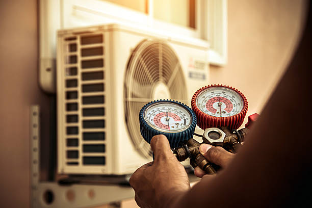 Professional Ac Installation technician working in Hygiene, CO